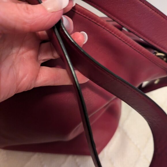 Coach legacy duffel burgundy Red Leather Shoulder strap converts to crossbody - Picture 15 of 15